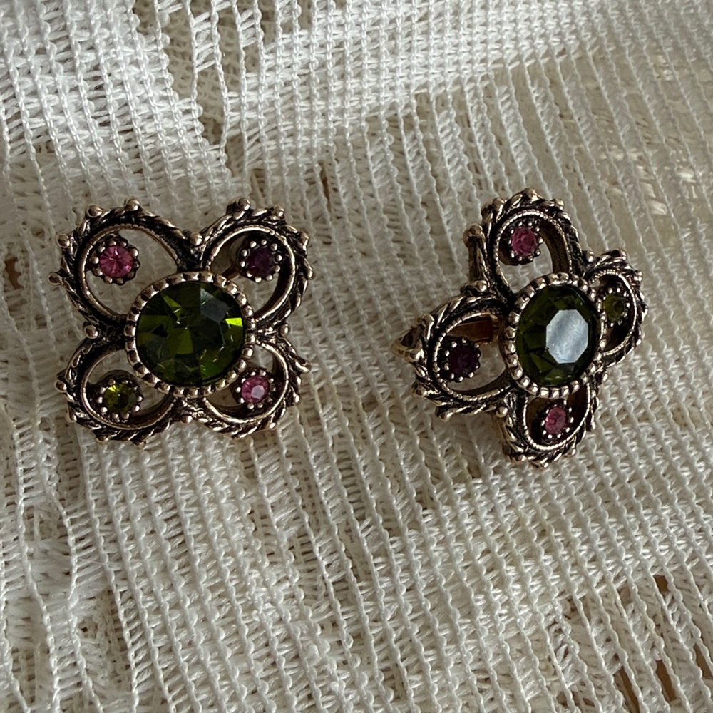 Sarah Coventry Olive Green and Pink Crystal Flower Stud Earrings